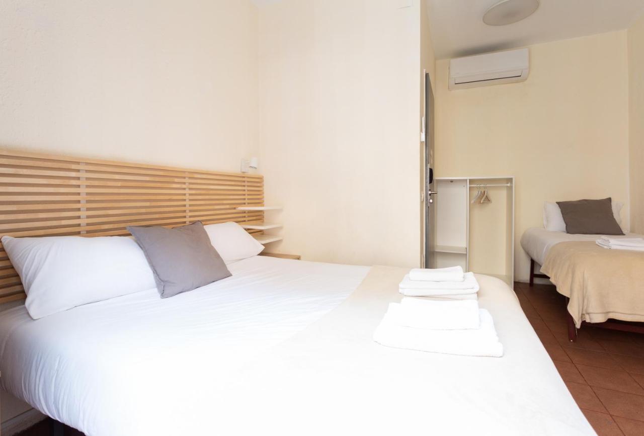 Mambo Tango Hostel Barcelona Exterior photo