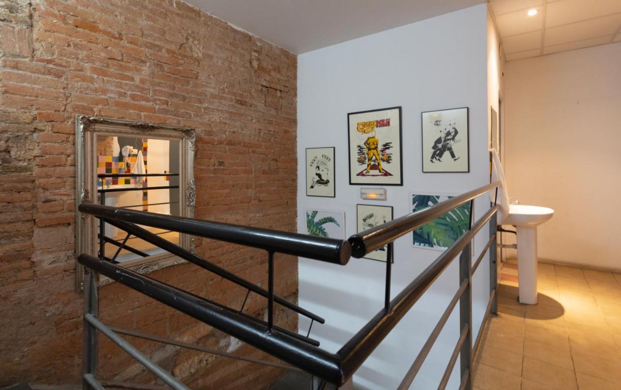 Mambo Tango Hostel Barcelona Exterior photo
