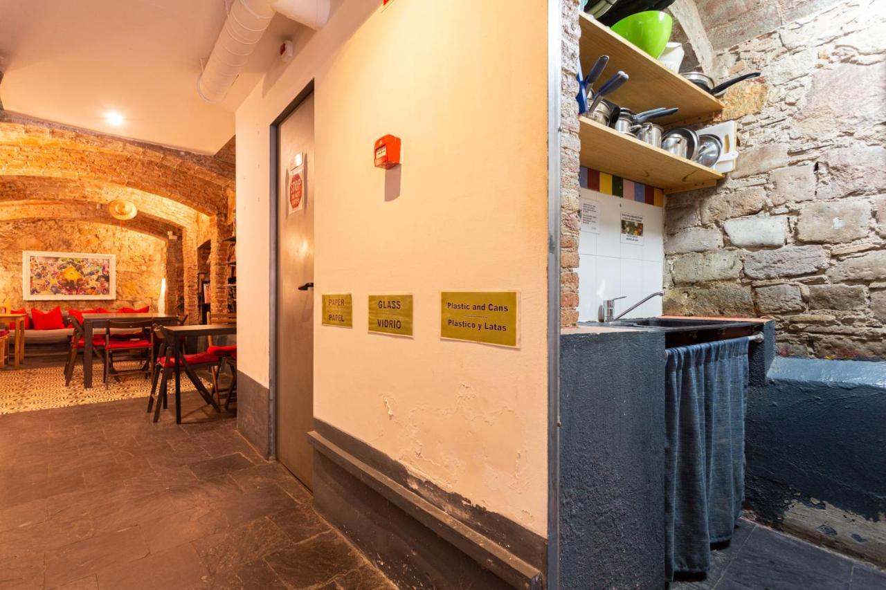Mambo Tango Hostel Barcelona Exterior photo
