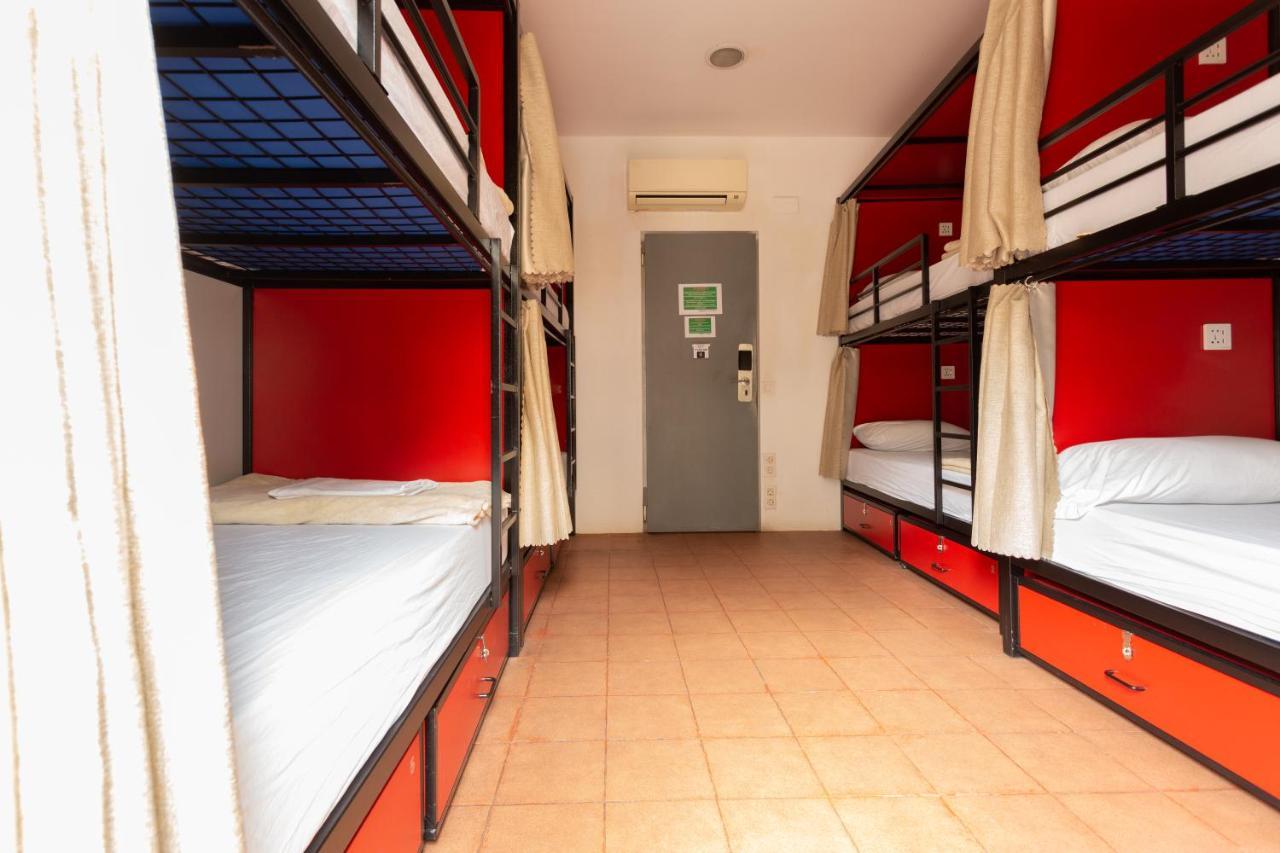 Mambo Tango Hostel Barcelona Exterior photo
