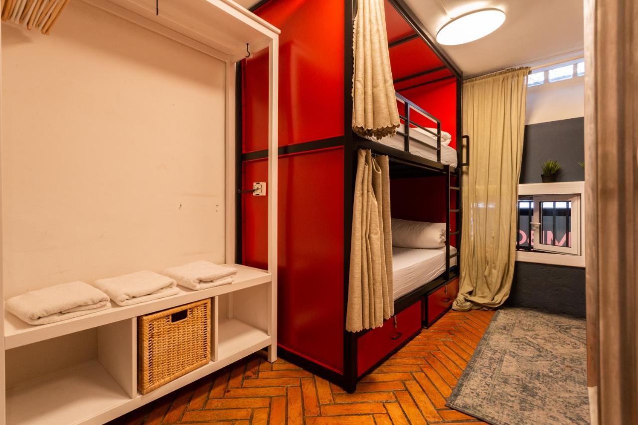 Mambo Tango Hostel Barcelona Exterior photo